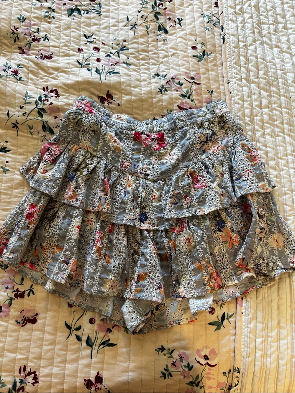 Dance & Marvel Gray Floral Tiered Lace Shorts